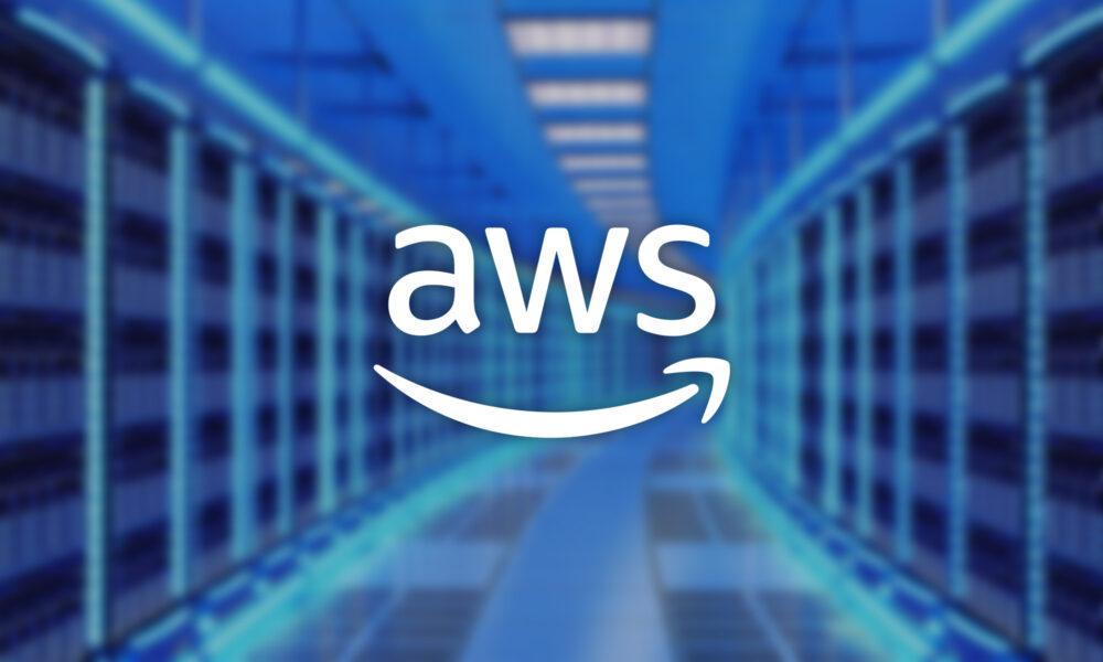 amazon web services announces its plans to open a data center in uae