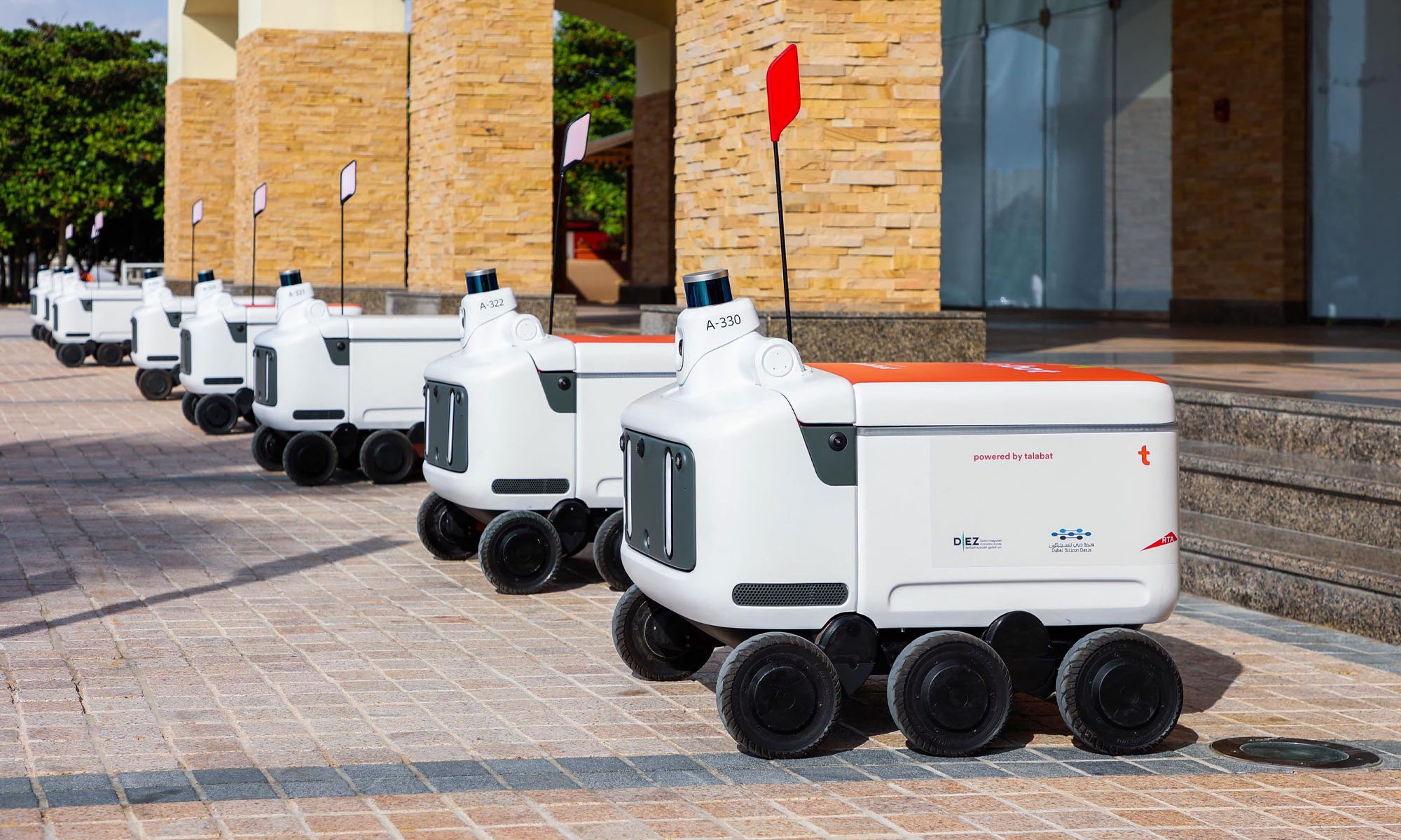 dubai delivery robot assistant