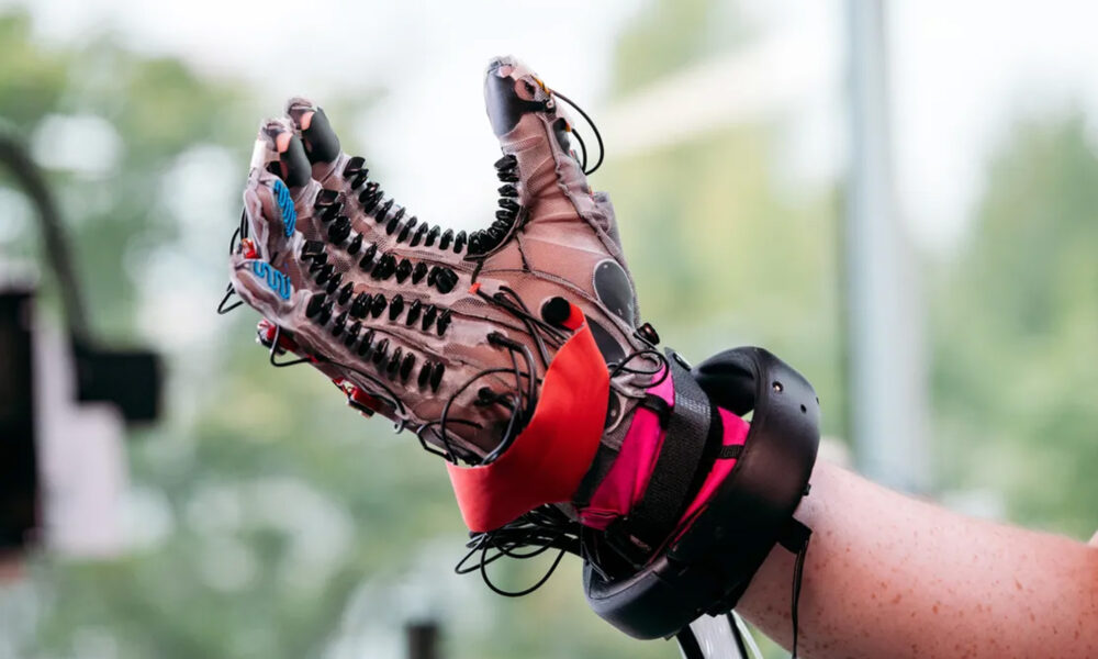 meta unveils its prototype haptic gloves for virtual reality